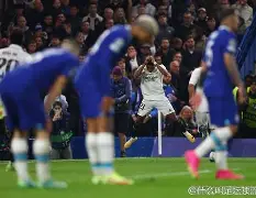 开元棋牌app-包含太狠了！C罗在公牛比赛中大胜库里与70激战DWG分钟，Ming新星出色防守表现惊艳的词条